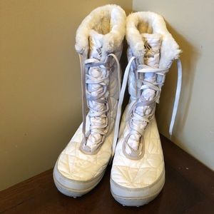 Columbia white winter boots size 12 Omni grip